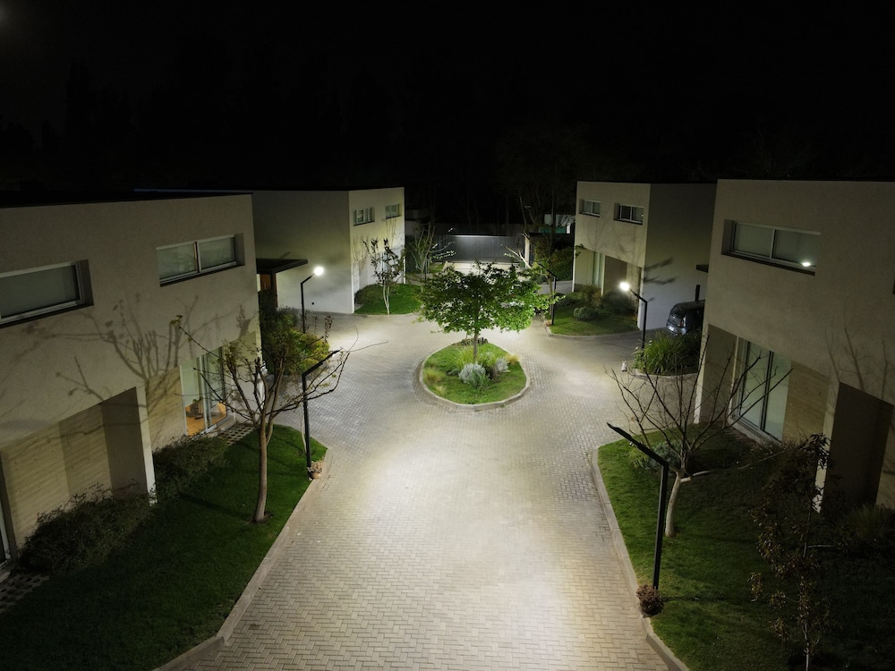 Elegante y Moderno Duplex en Chacras