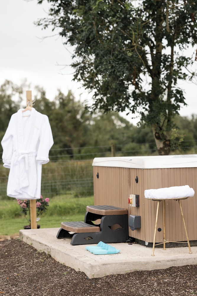 Luxury Waterfront Self-Catering Cabins