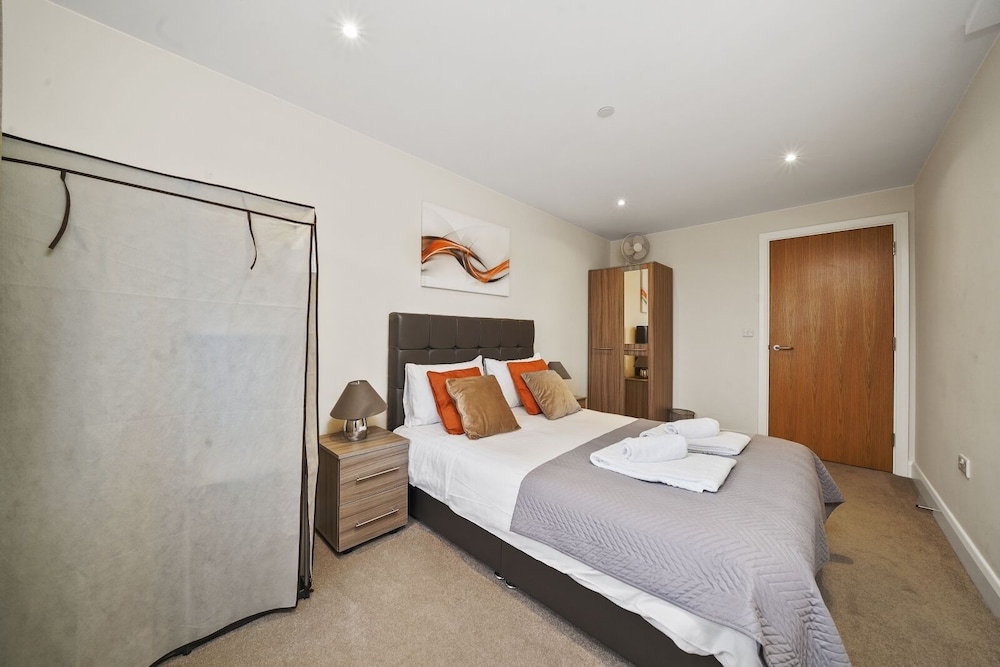 Heathrow Living Serviced Apartments by Ferndale
