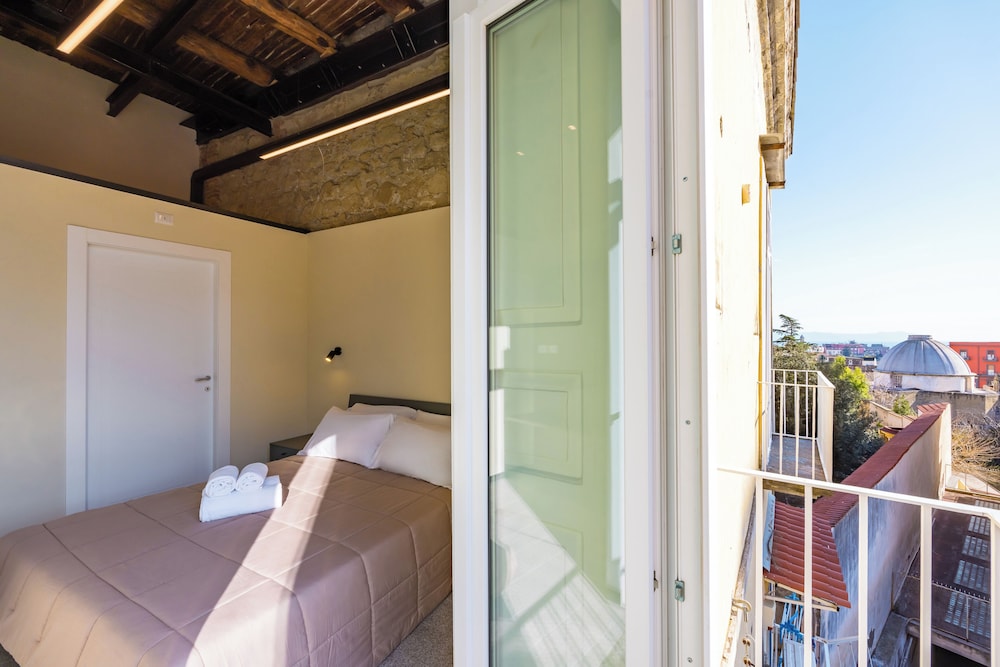 La Pinacoteca Aparthotel by NapoliApartments