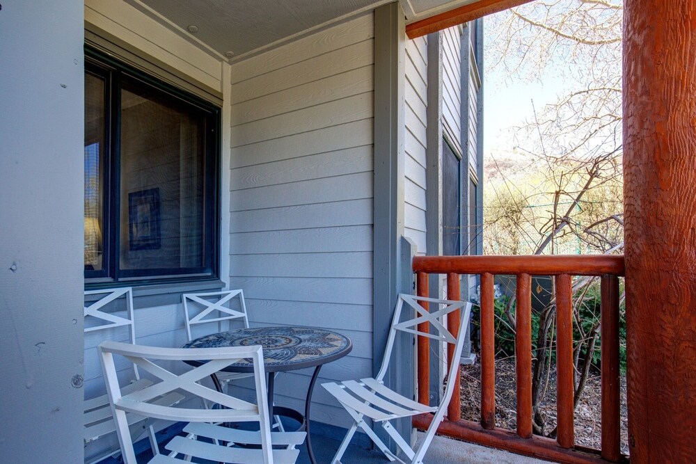 Snow Flower 012 2 Bedroom Condo by RedAwning view 2