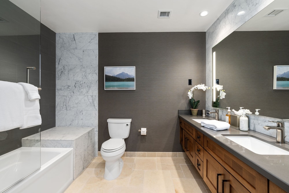 Lake Tahoe Vacations - Luxury 4bdr Residence Steps From Heavenly Village 4 Bedroom Condo - Property Image 13