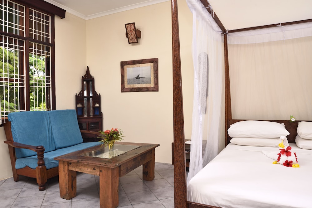 Mnarani Beach Cottages