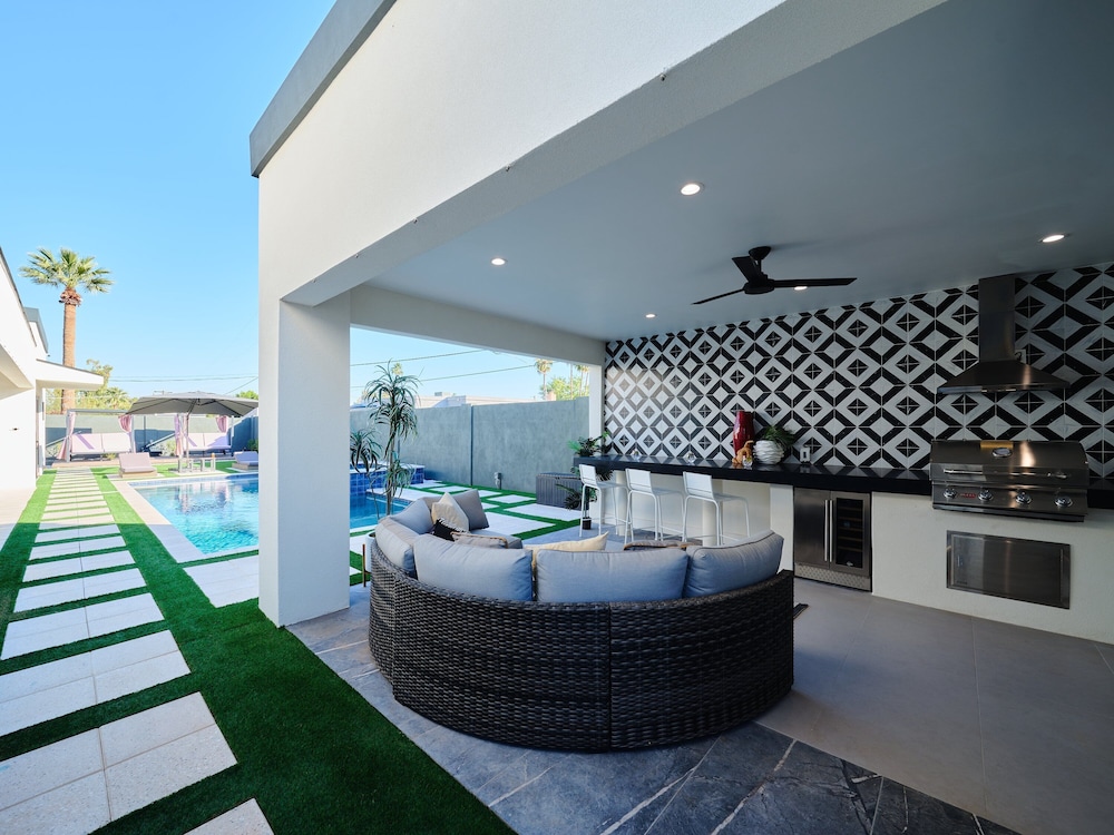 Havana - Walk to Old Town - Heated Pool & Spa
