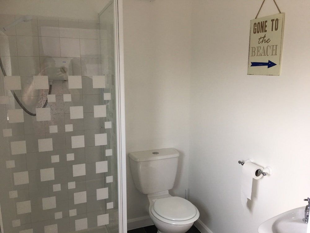Whiteways Hotel