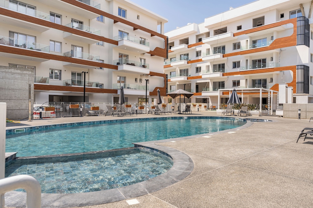 YAMAS Urban Living Platinum 77 Apartments