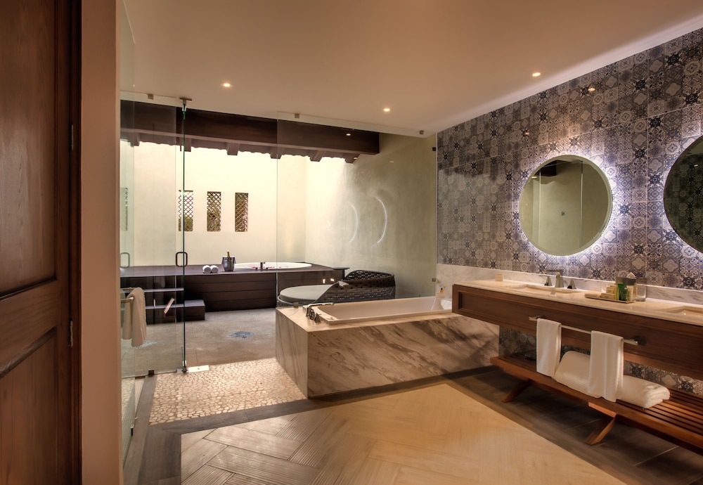 Puerto Vallarta Vacations - The Hacienda at Krystal Grand Puerto Vallarta - Property Image 4