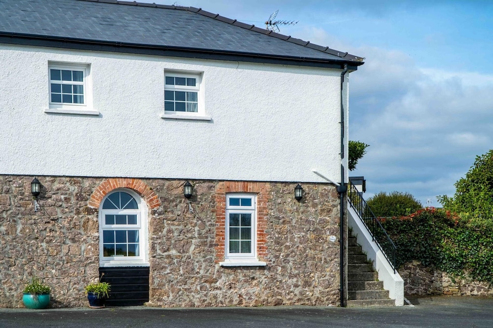 The Granary - 2 Bedroom Cottage - Penally