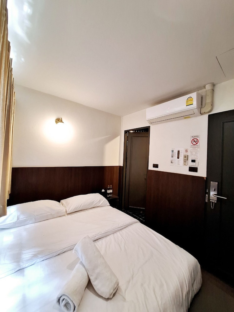 Four Sisters Homestay - Hostel