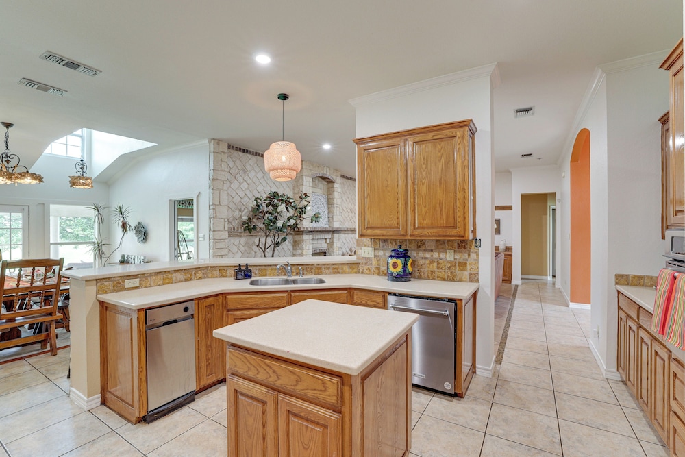 5 Acres! Countryside Getaway Outside Fort Worth