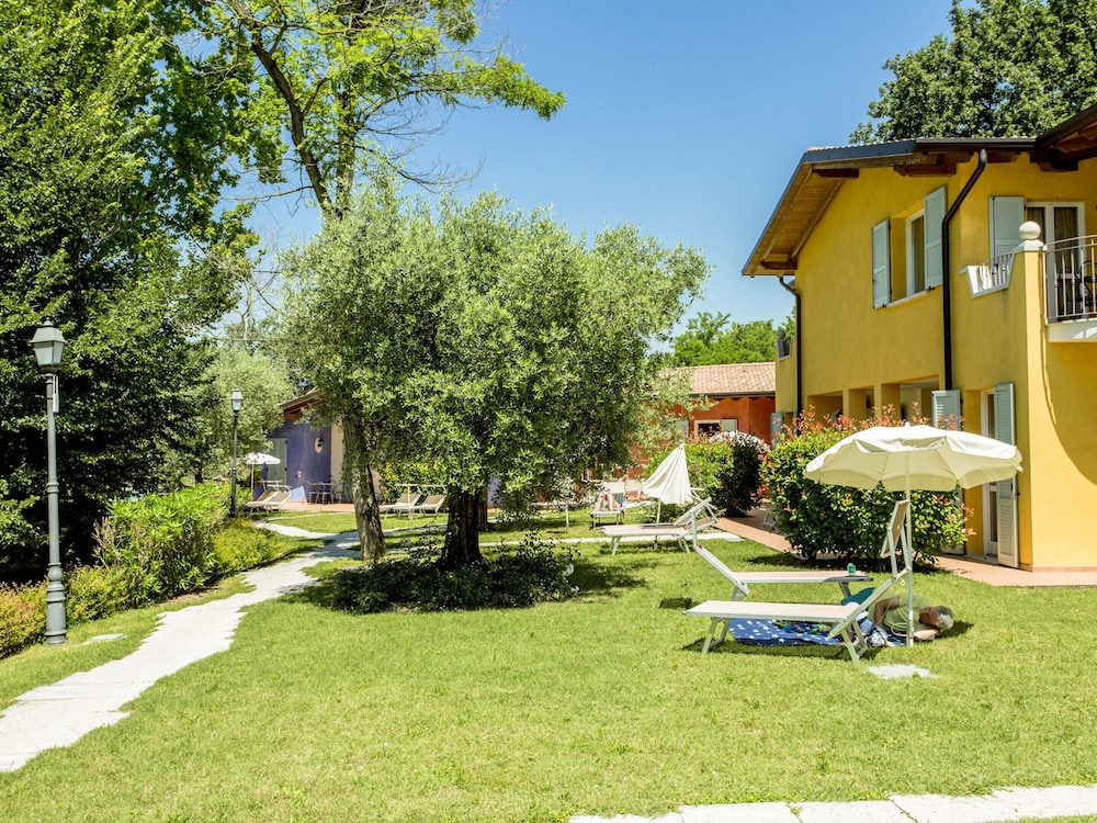Belvilla by OYO Cozy Holiday Home With Barbecue view 5