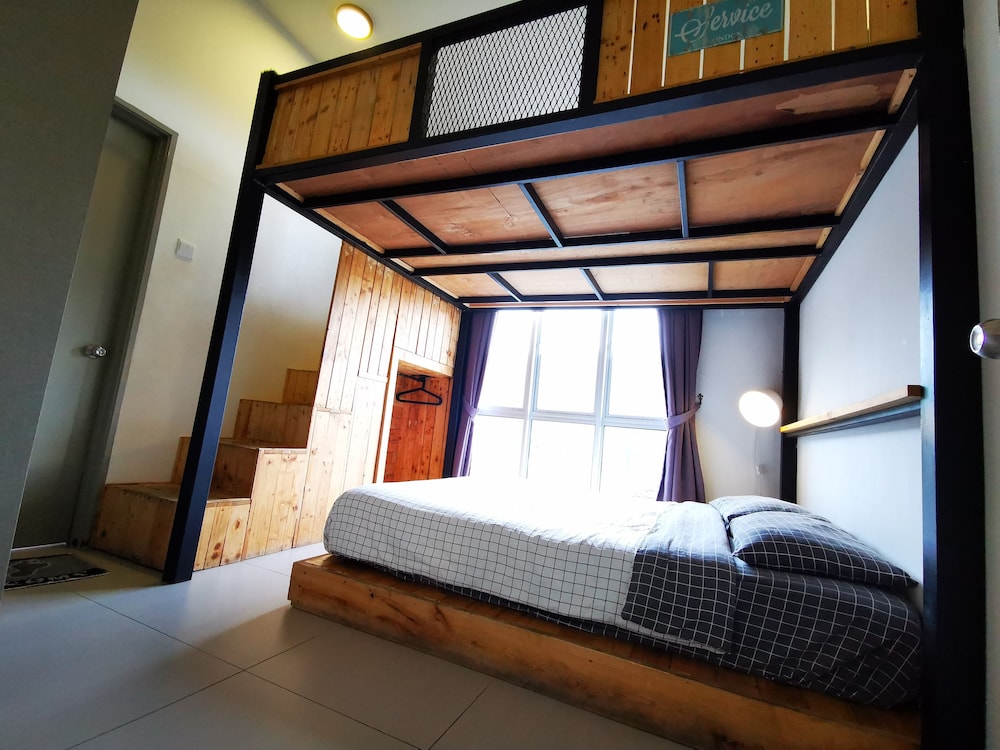 The Woodz Thematic Homestay photo 4