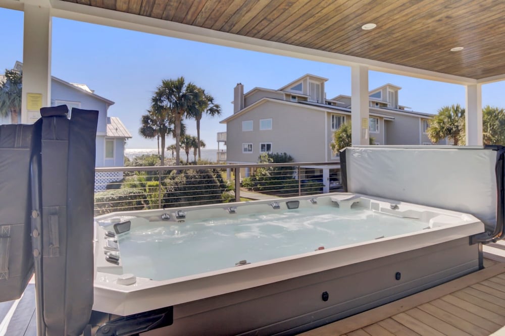 7 Beachwood East by Avantstay Steps to the Beach Ocean Views Hot Tub 7bdr