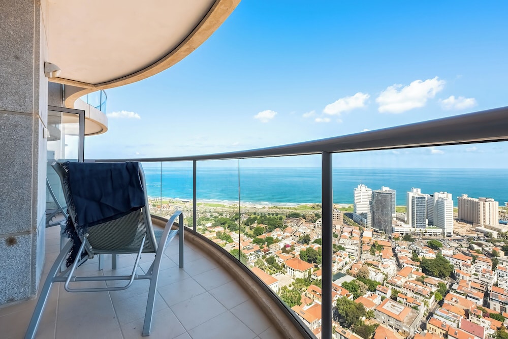 High-Rise Sea-View Stay by Sea N' Rent