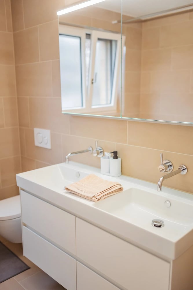 VK - Zürich Airport - Luxury - Homestay