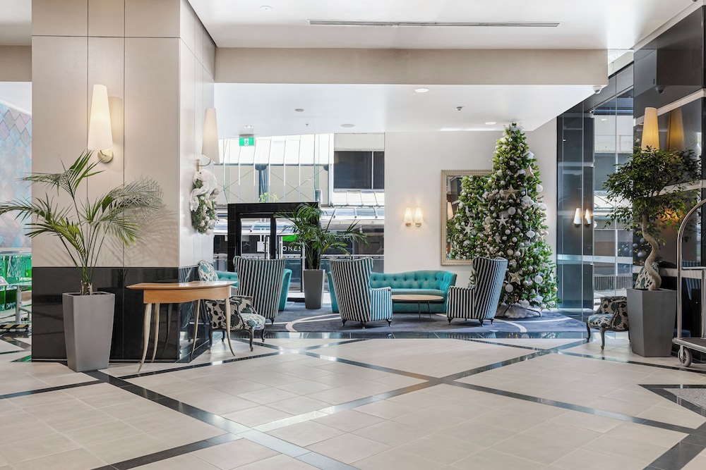 City Getaway 1BR Apt w Pool & Gym I Zodiak Stays