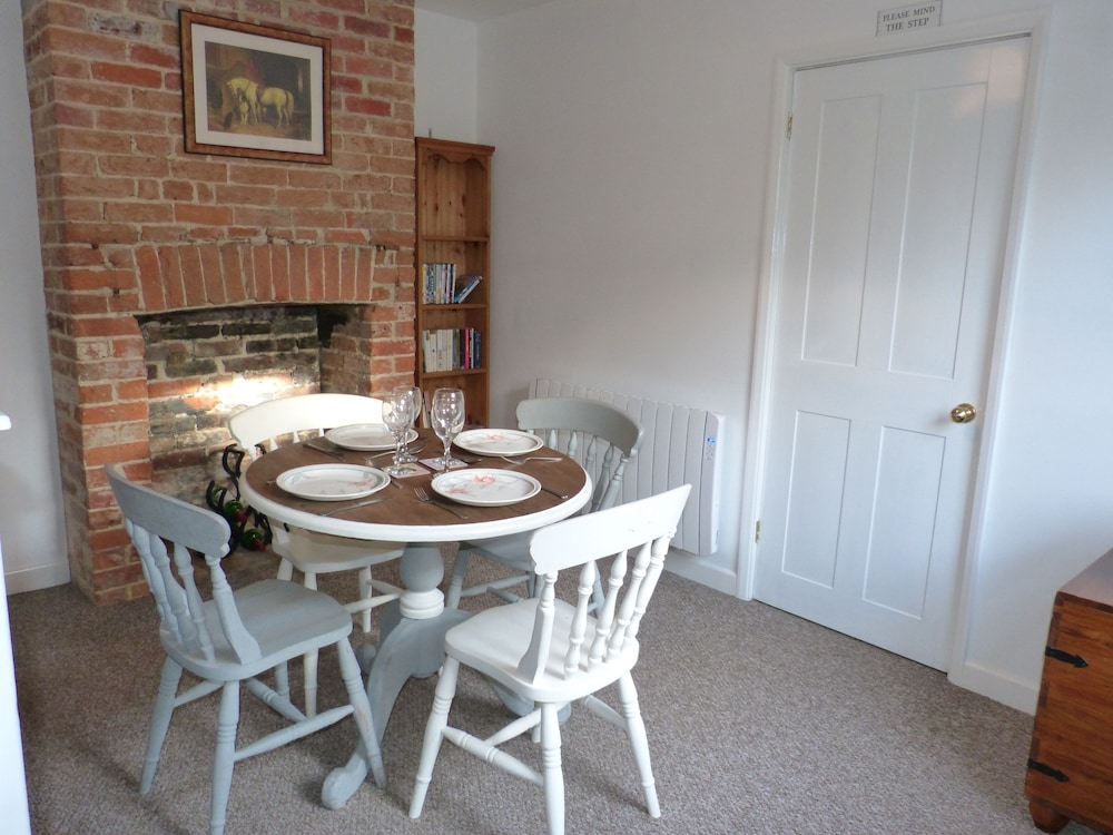 2 Farm Cottages view 5