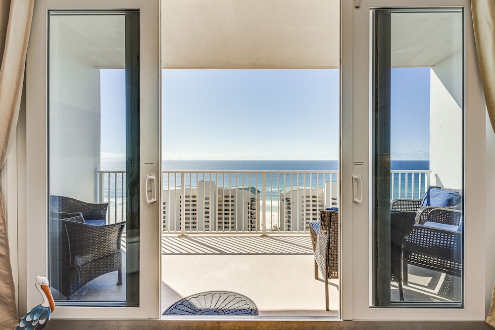 'ocean Oasis': PCB Condo w/ Balcony & Beach Views!