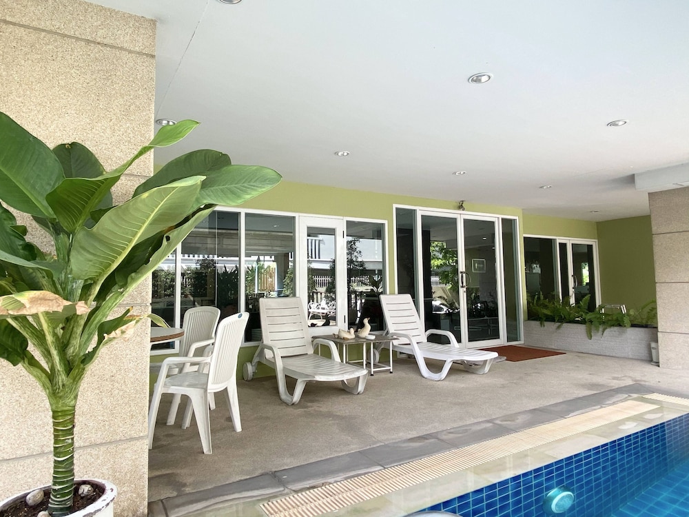 14 Place Sukhumvit Suites - SHA Plus