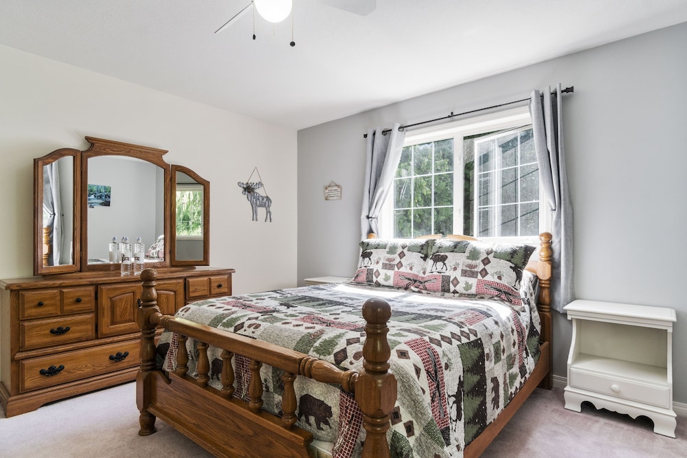 Eagle River Vacation Home view 5