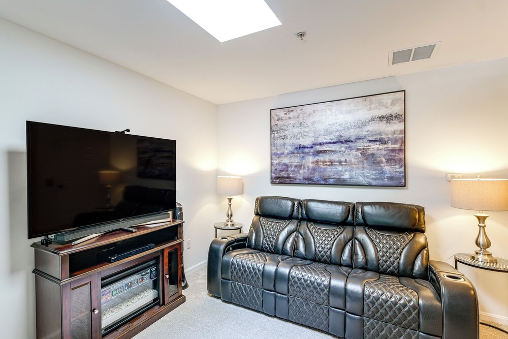 8 Mi to Dtwn Silver Spring: Convenient Condo