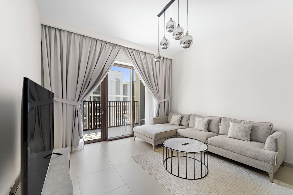 1BR Balcony & Luxury Amenities