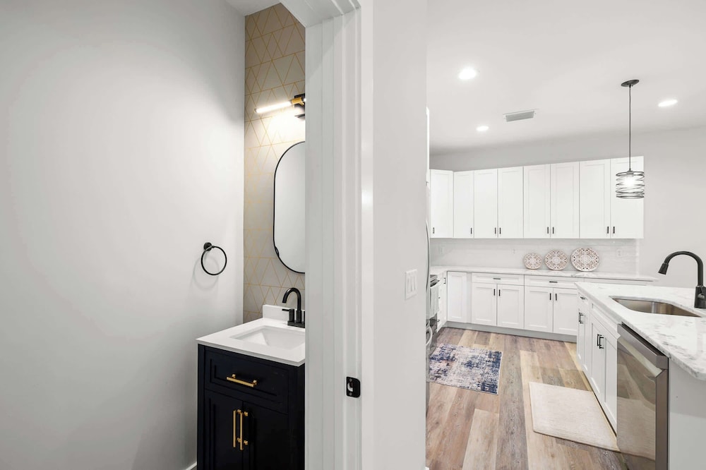 New Build in Old West 3 Bed, 2 Bath Family Rental