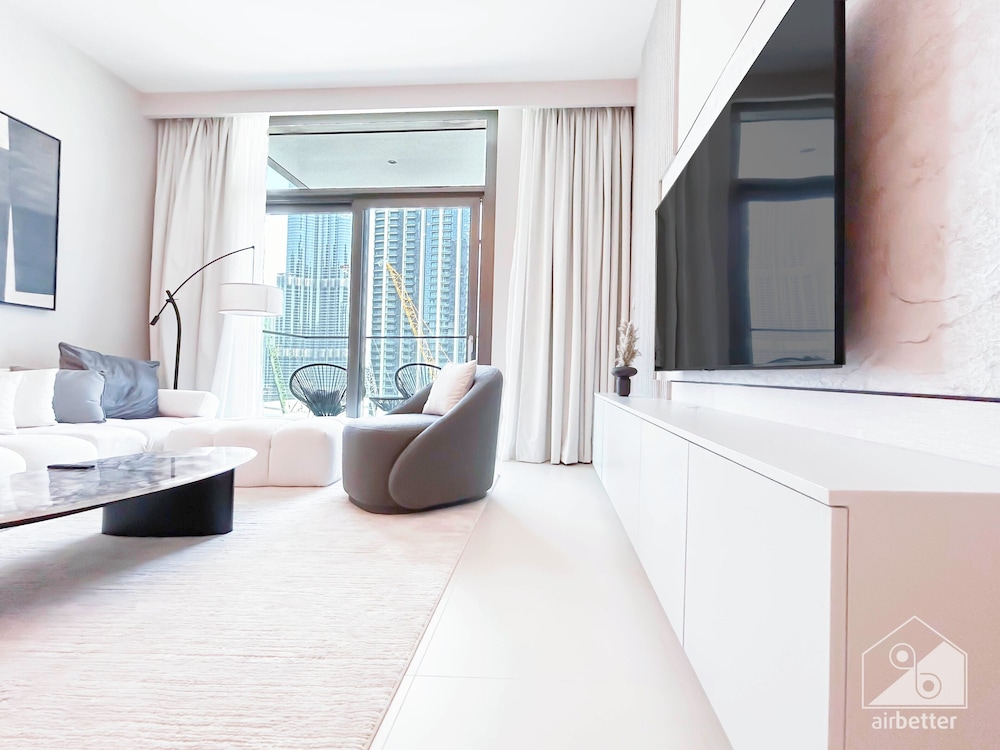 Luxury & Elegance at Burj Crown Downtown