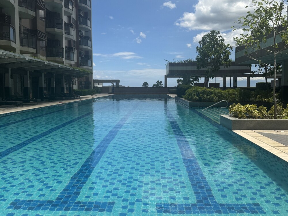 Levi & Moon's Manila Bay