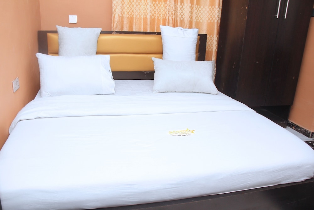 Starexx Luxury Apartment view 4