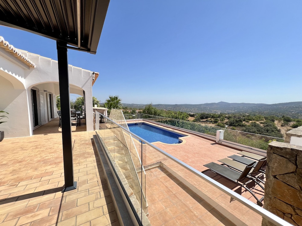 Algarve Premium Villa by Homing