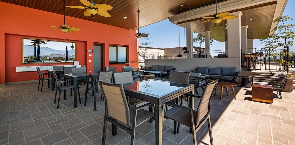 Equipped 3BR House - Pool - Gym - 5 min to Beach