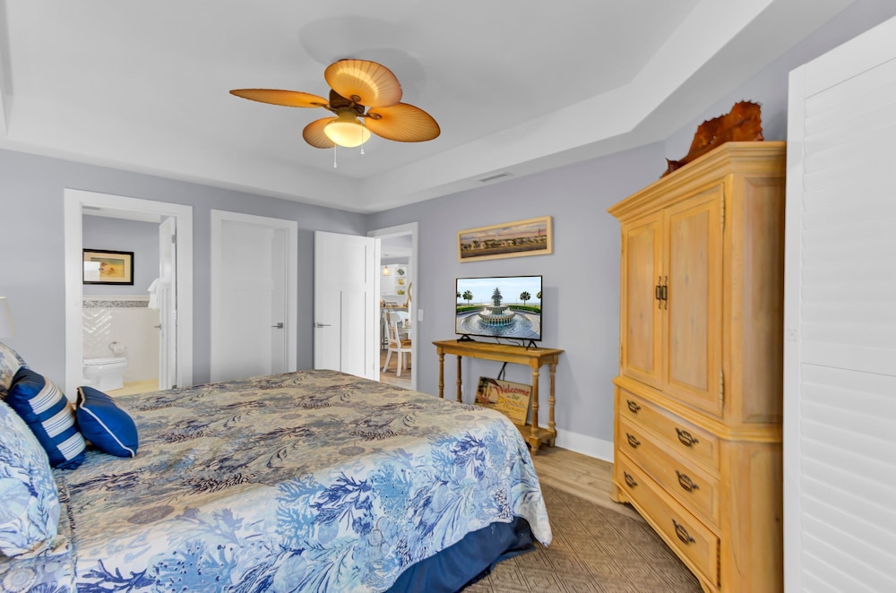 518 Seascape Waterfront Views Community Pool