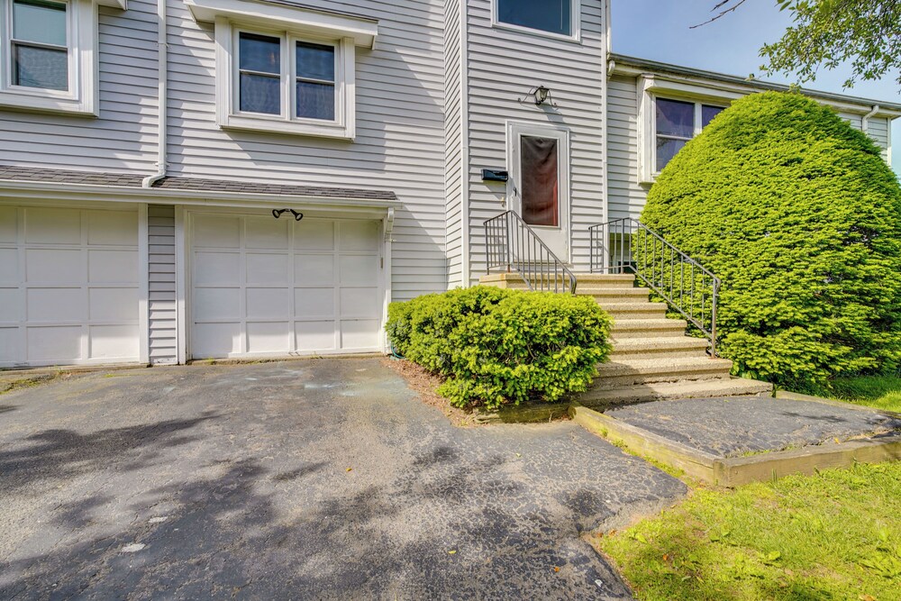 2 Blocks to Beach: Walkable Woodmont Village Home