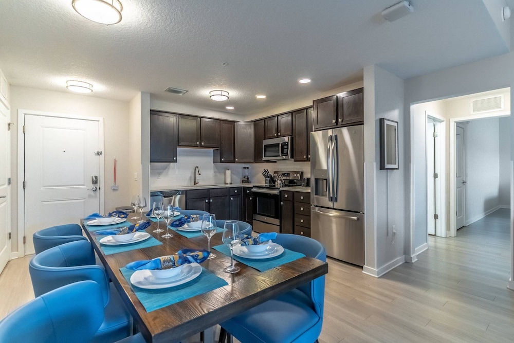 4001 Vista Cay