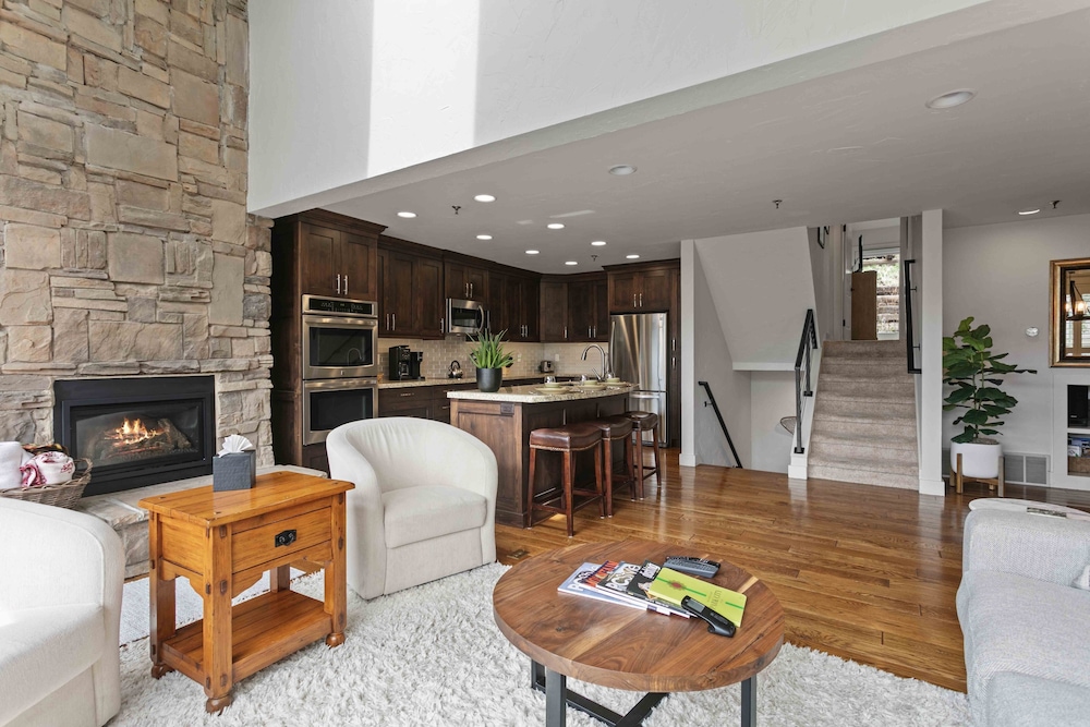 1733 - Daystar Three Bedroom with Spa 3 Condo