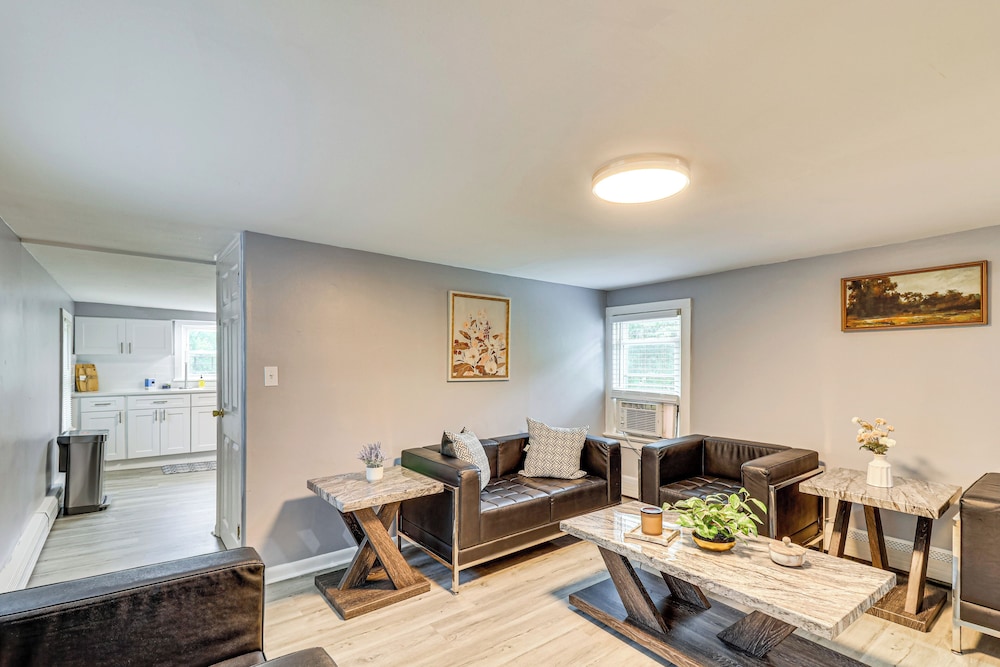 12 Mi to Rutgers: Brand New Apt w/ Home Office!