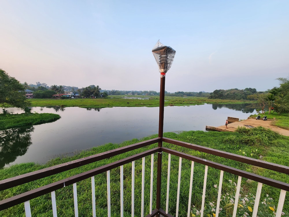 Riverscape Tranquil Serviced Apartments
