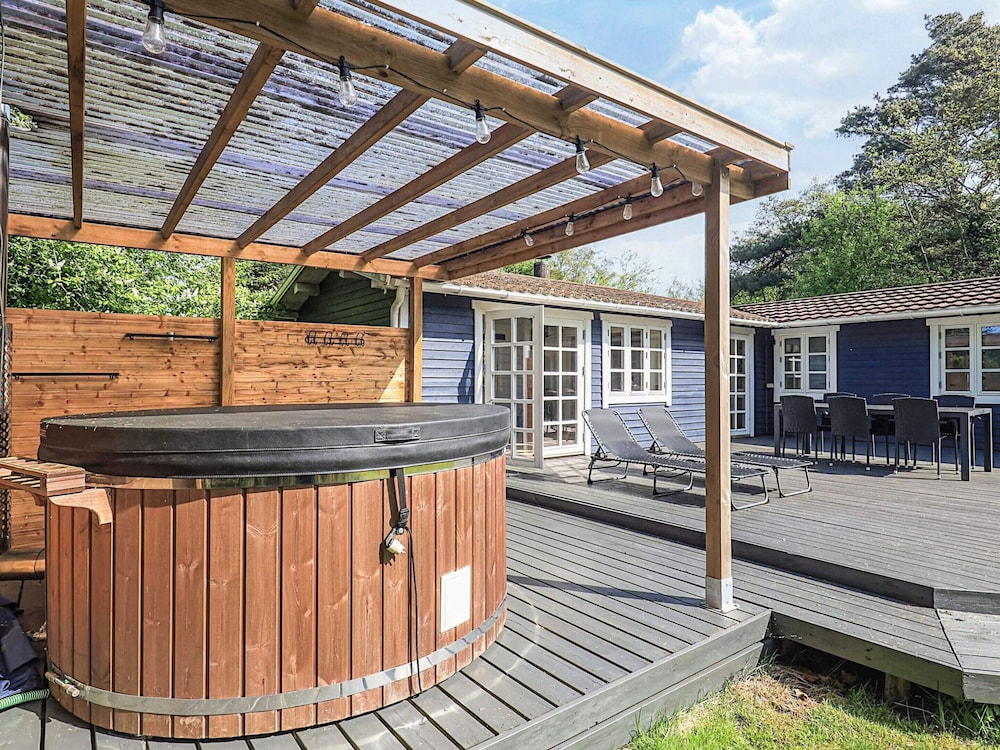 6 Person Holiday Home in Gedser