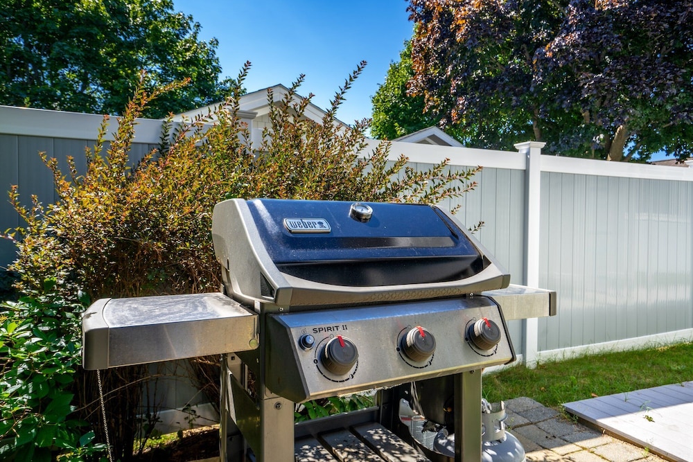 Beachwood Getaway Sleeps 10!