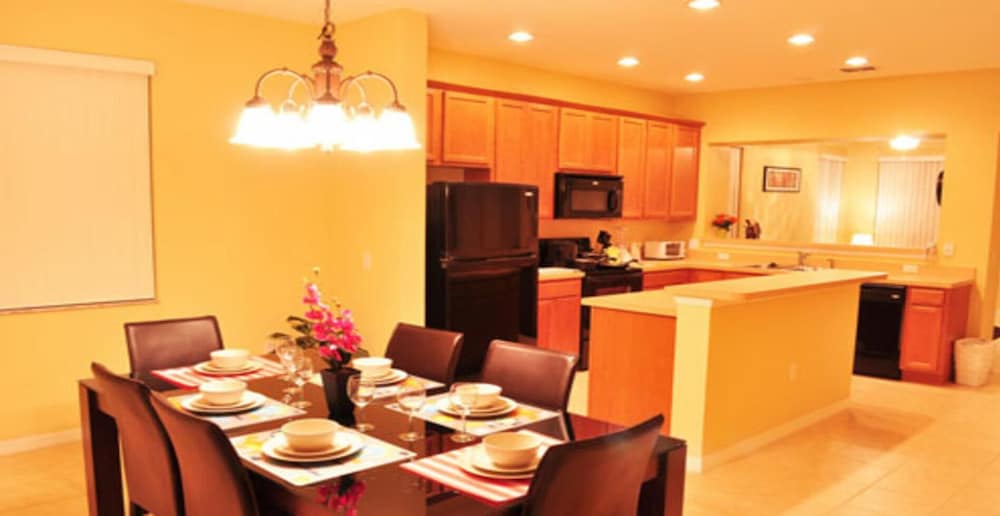 Shv1165ha - 3 Bedroom Townhome In Paradise Cay, Sleeps Up To 6, Just 4 Miles To Disney