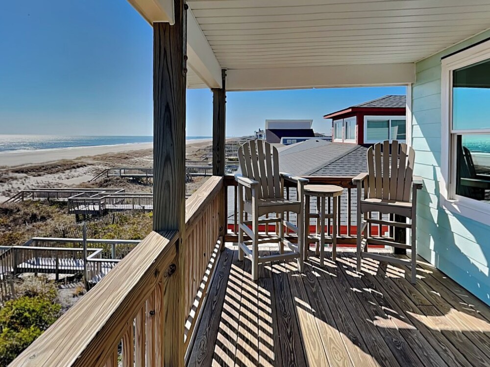 Walking on Sunshine by Topsail Realty