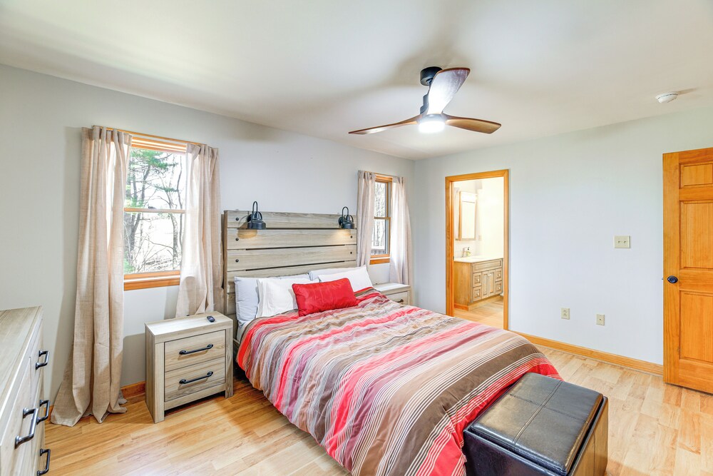 Deer River Retreat: Cabin Feel w/ Modern Touches