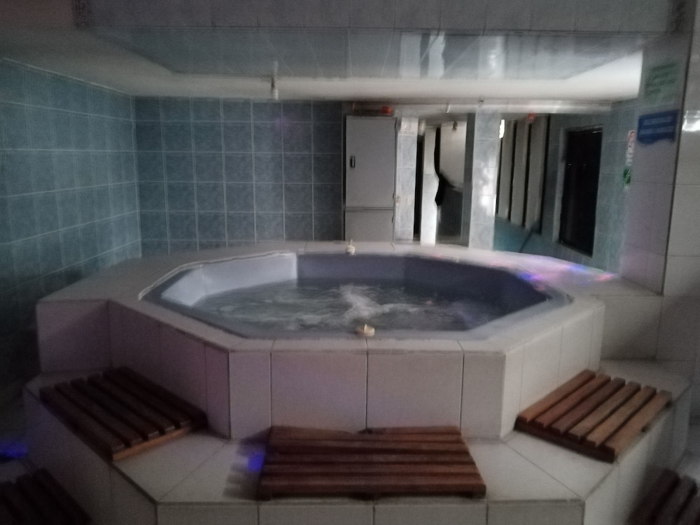 Water Palace Hostal