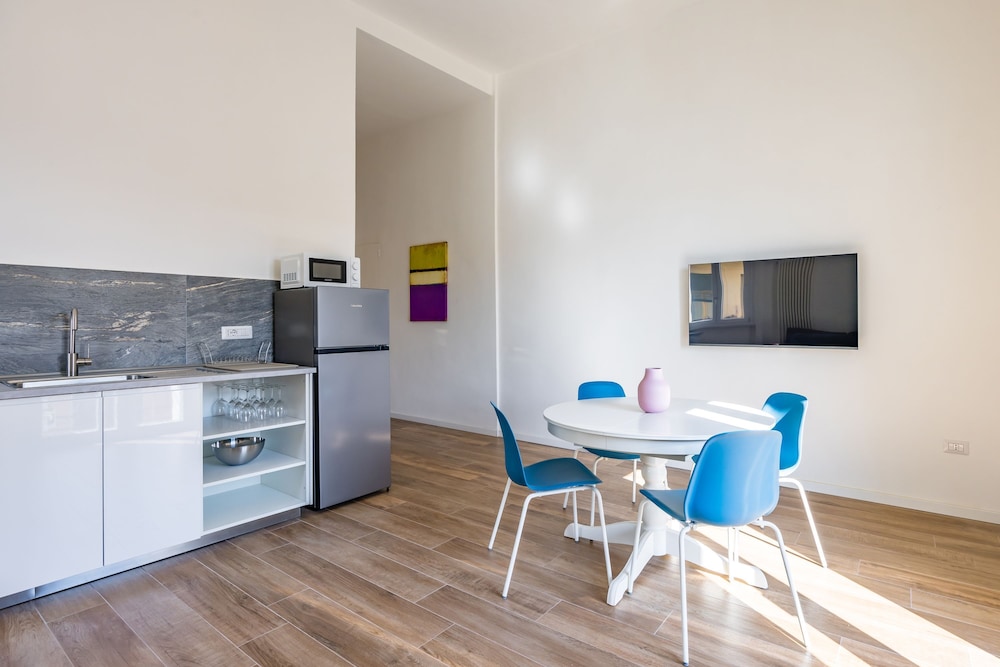 Sunny Panoramic Apartment by Napoliapartments