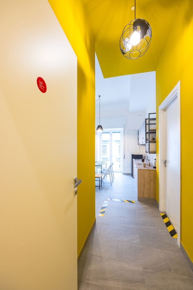Central Station Housing - Apartment 1 by Wonderful Italy
