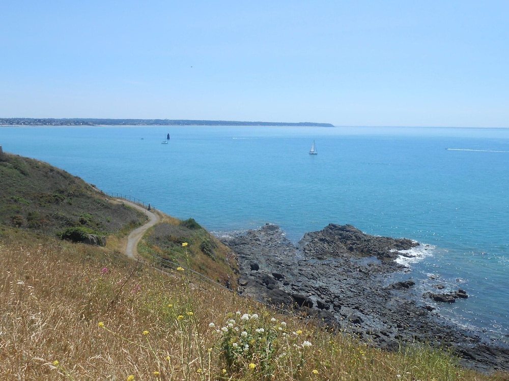 Bungalow in Gouville-sur-mer Near Beach