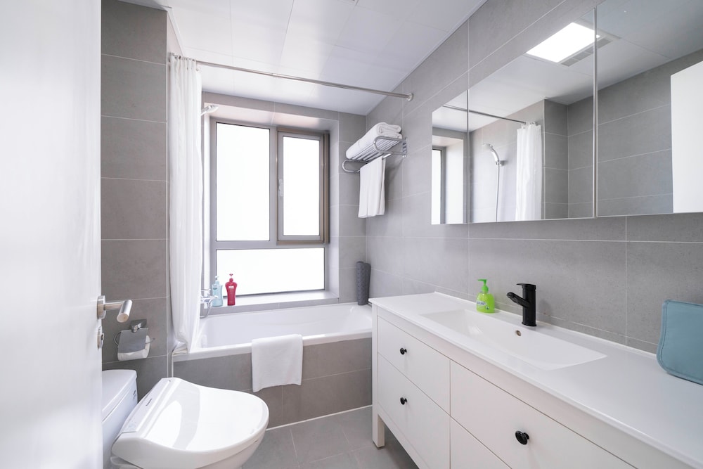 Tyms Modern 2BR 1BA Suite Xujiahui Metro
