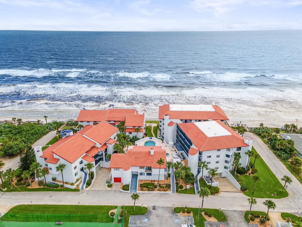 Las Brisas 502