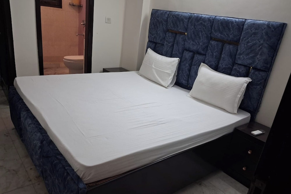 Metrolink Apartment & Suites-East Of Kailash